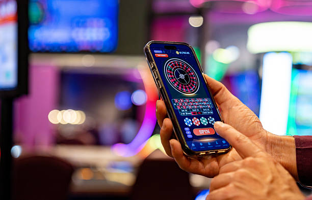 Lightning Dice game interface on rovlox showing three dice and betting options